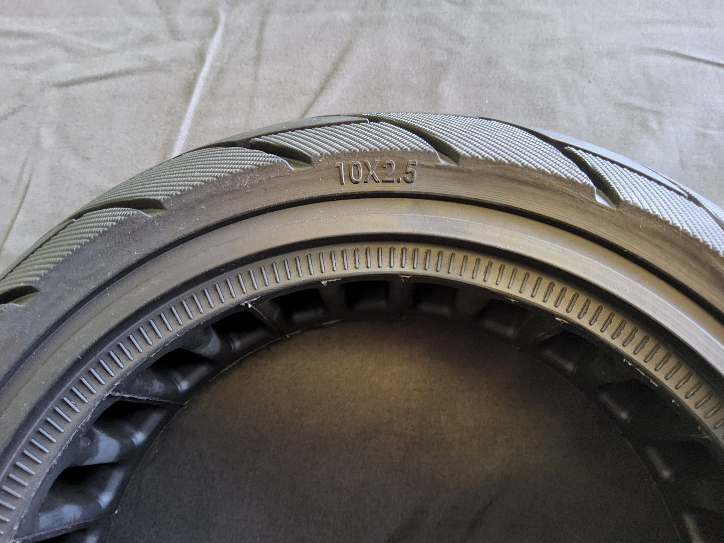 10x2.5 (also 60/70-6.5 ) Solid Tire