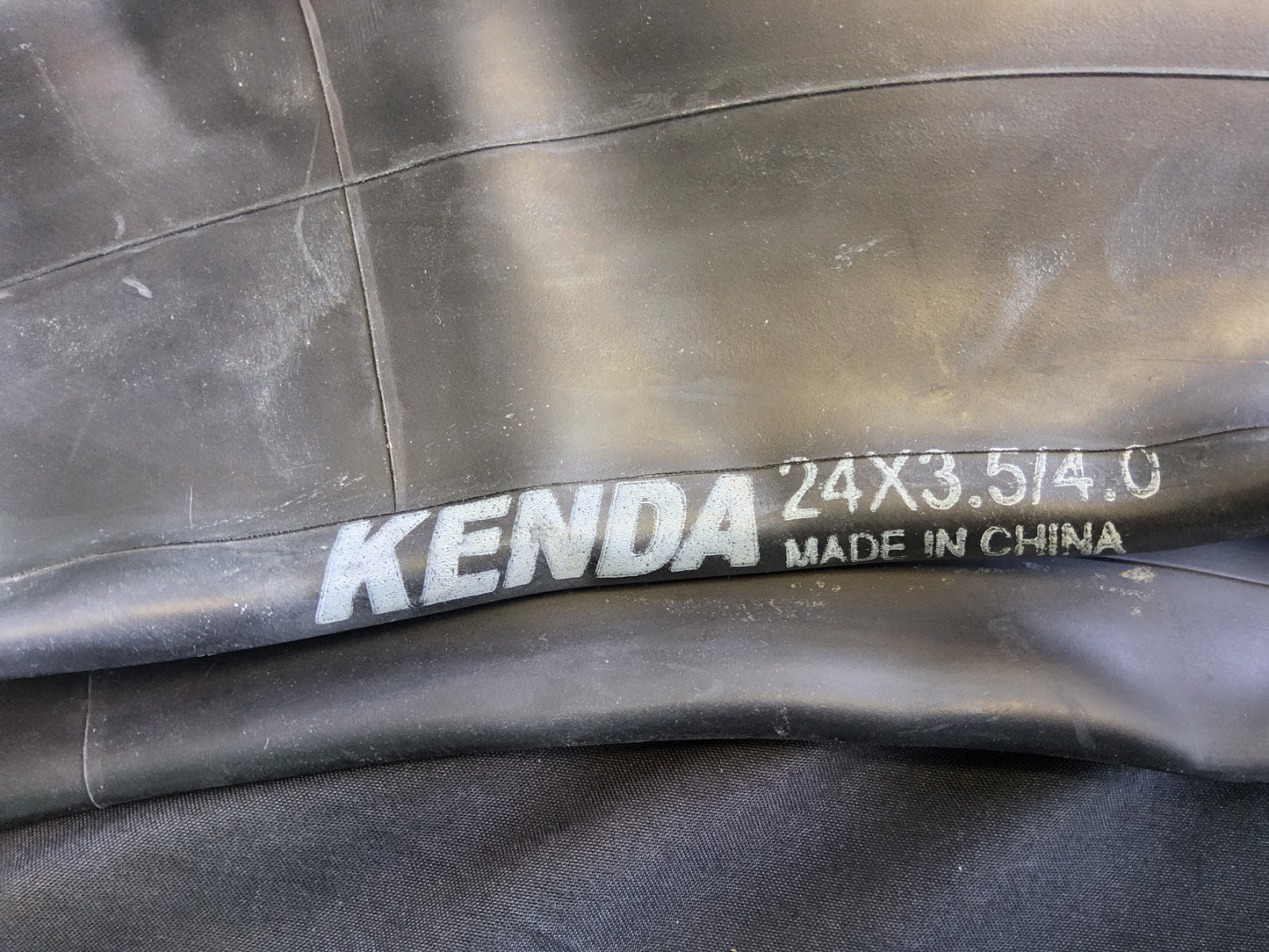 Kenda Schrader Tube - 24", 3.5-4.0"