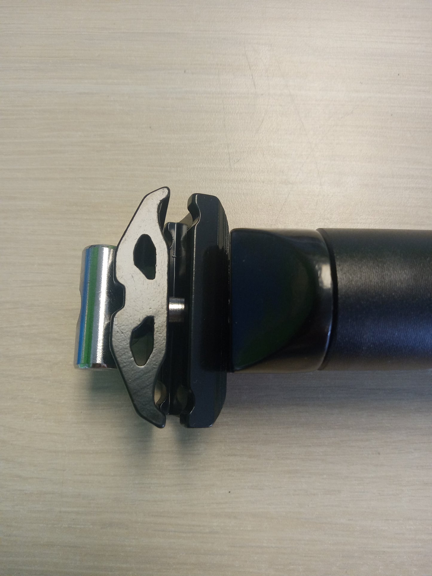 Seat Post Single Bolt 6mm Key, 30mm Diameter