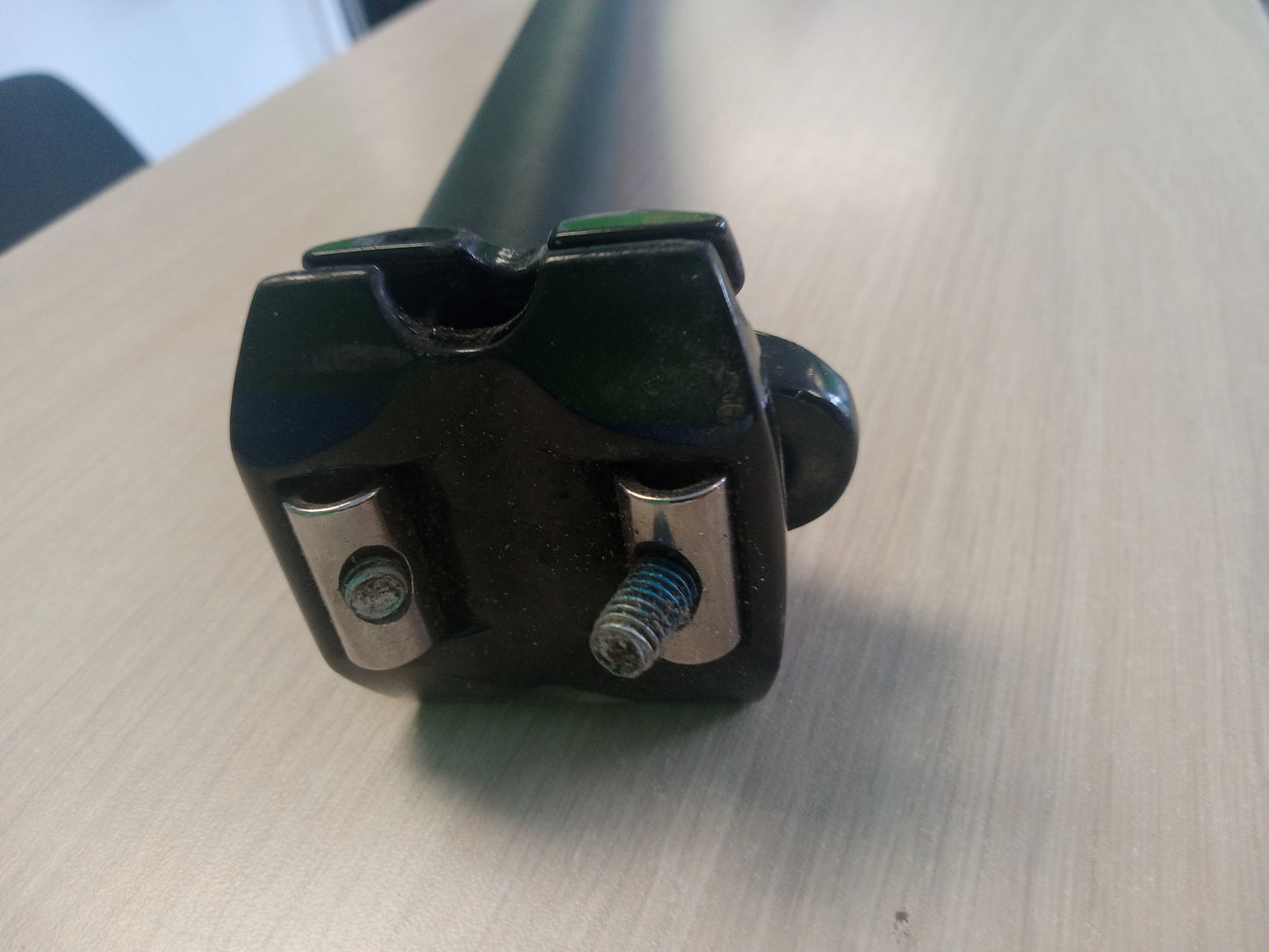 Seat Post Double Bolt 5mm Key, 30mm Diameter