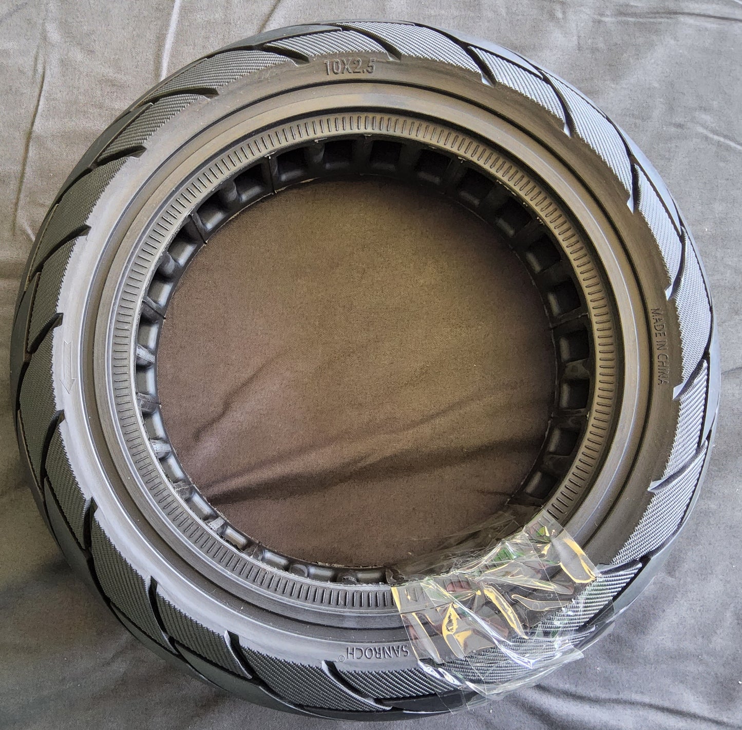 10x2.5 (also 60/70-6.5 ) Solid Tire