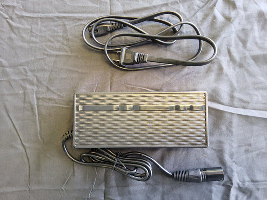 E-Bike Pros 48v 13ah Smart Charger for Tour and Linq