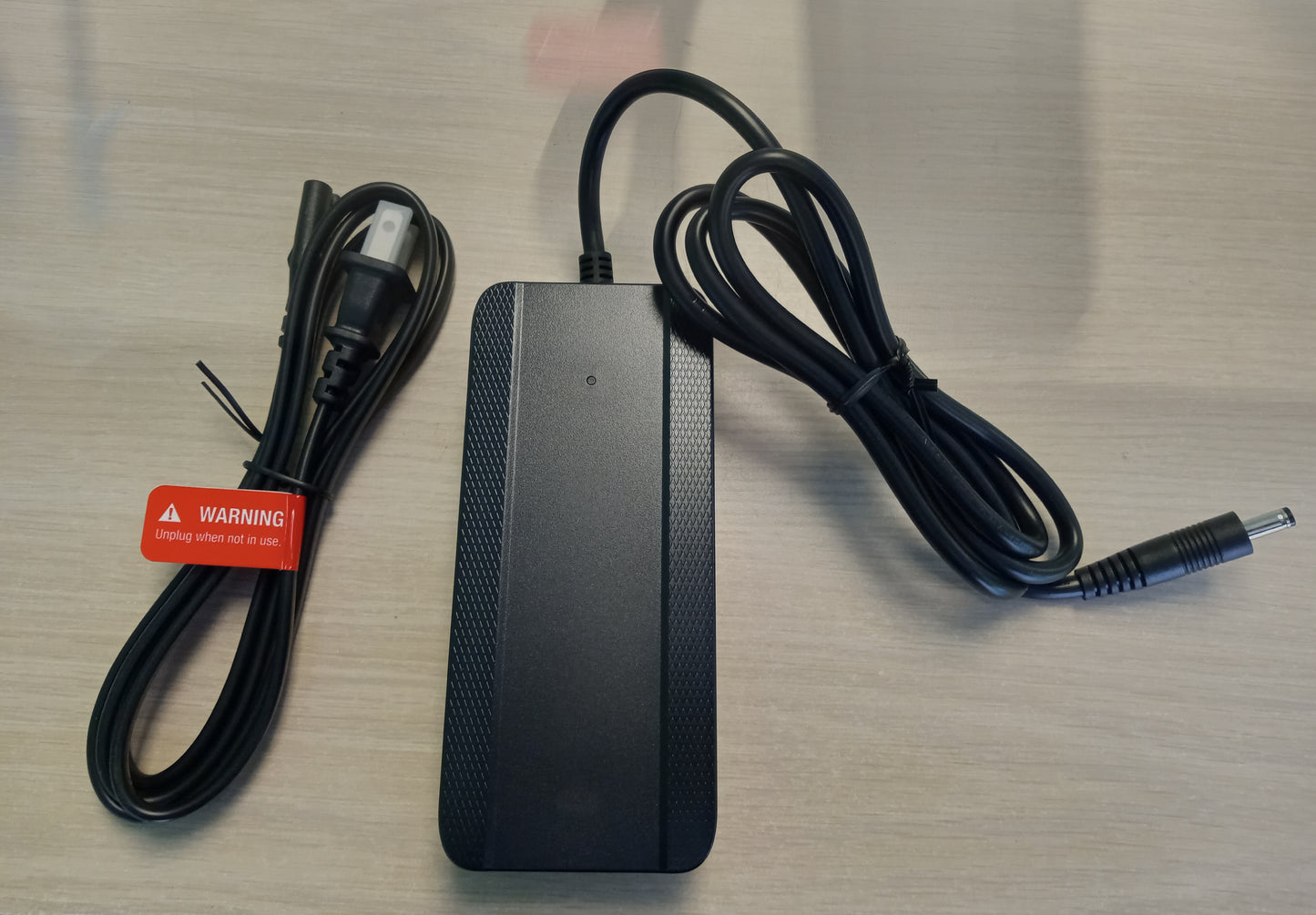 Hyper E-Bike Charger for most lithium bikes except HSN 4.0 36v Bikes 42Volt Output